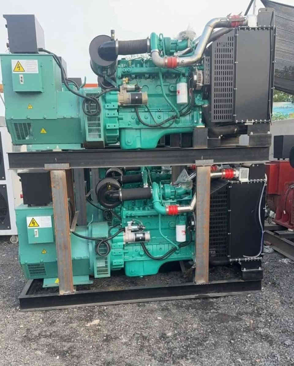 سلام عليكم ورحمة وبركاته 
وصول بضاعة جديده للمولدات
الكمنز 24/114/ ولف /  250 /200  كيفي
الكمنز 150/100 كيفي 
شتاير 400 كيفي
بيركز من 50 كيفي إلى 150 
العنوان بغداد رقم الهاتف / ***********
