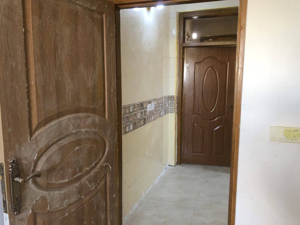 شقة للايجار مطلوب عائلة صغيرة
الغزالية شارع الضغط فرع الكهرباء 
تحتوي على غرفة نوم وصالة ومطبخ وصحيات 
عمارة حديثة معزولة بناء 
خدمات كاملة من ماء وكهرباء وطني وسخان ما بيها نقص 
الايجار ٣٥٠ بدون دلالية 
رقم صاحب العمارة واتس ***********
