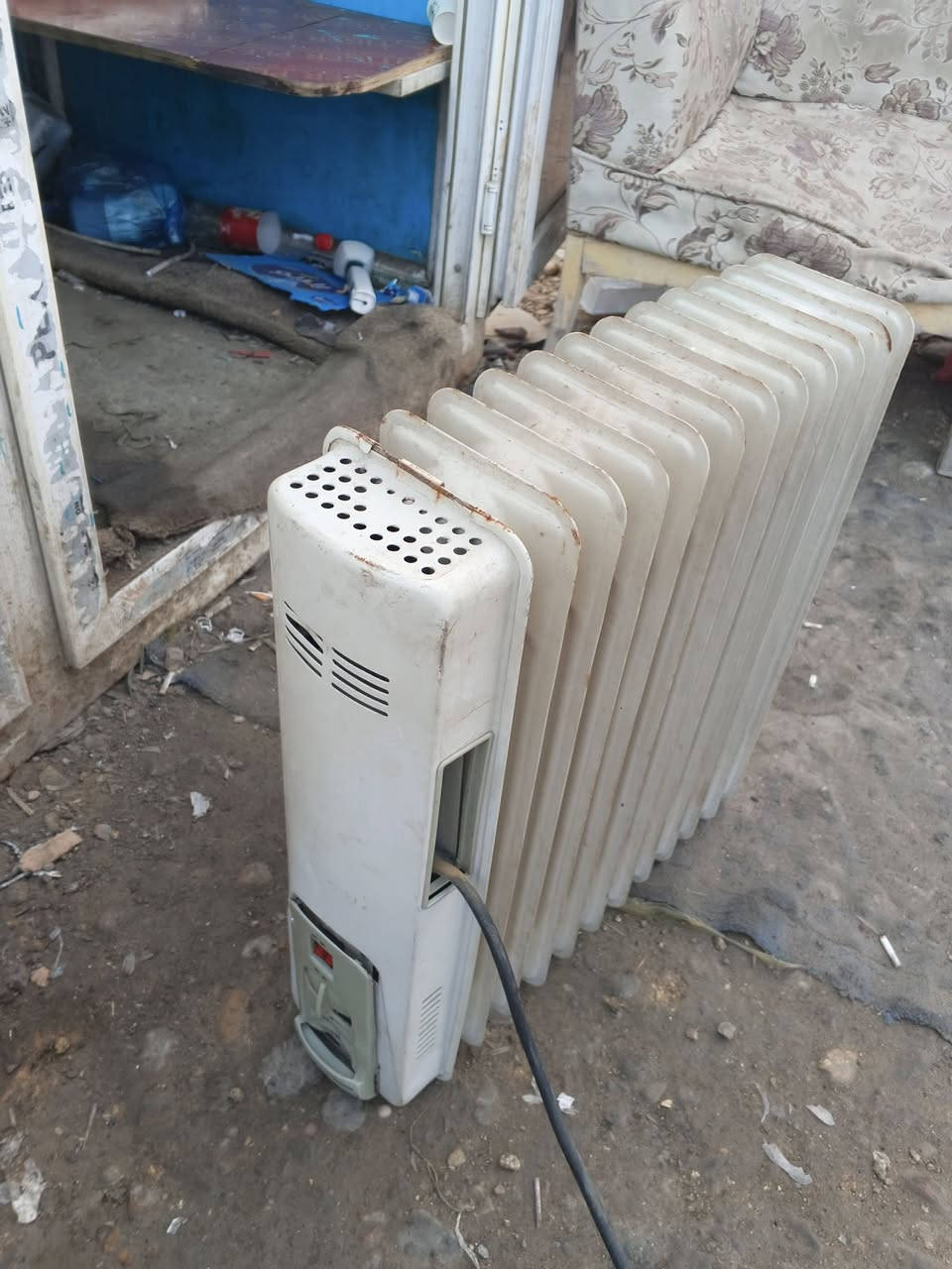 سلام عليكم هاي صوبه ماعرف شنو لمهم اني ماعرف بيها شغلتها تشتغل وذن الحدايد الي بيهن فتحات صارن حارات ومن تنكلب شلون الزيت ماعرف شنو بيها ابيعها قيمها وتعال اخذها مكاني بغداد الحبيبيه ***********
