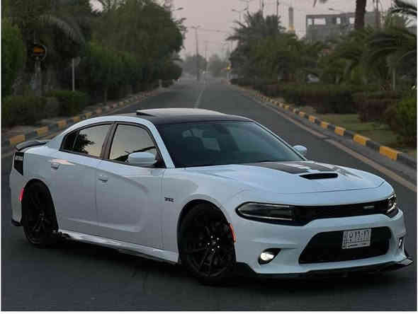 سلام عليكم  
جارحر  دايتونا  موديل 2020.  ماشيه 38 الف جديده.  مكينه 6400srt بدون شخوط. 
موصفات
فتحه سقف 
لايت زنون 
كشنات كنتاره. 
كشن حار بارد 
قماره سوده بلادي 
فج برمبو  
ستتم صوت 8 سمعات ودمام الباين
سياره. حادثها.  بيان. ثنين وبدايه جاملغ لمامي.  مبدلات نفس لون بدون صبغ يعني.   وبجمها كله بلادي  وسياره كلش بالحقيقه ناصبه.   ارباك فقط. برده بيها.   يعني دشبول. مطاك. بعده بلادي هوه ودركه 
***********مكاني بغداد بغداد
