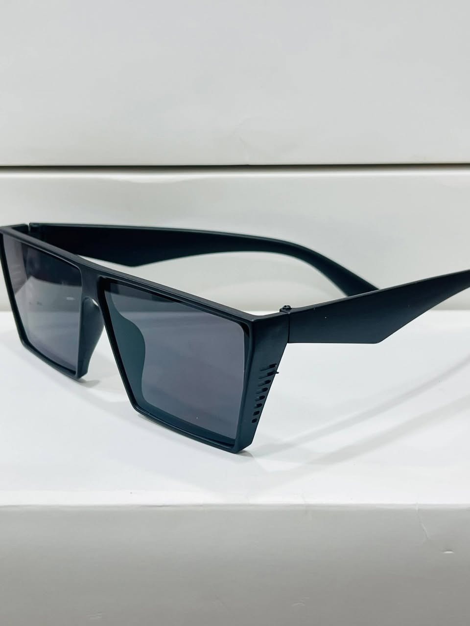 🔹️ نضارات منوعه بلازمه + يوفي موديلات جديده
🔹️سعر قطع8,000
مع توصيل


**إذا كنت صاحب هذا الإعلان وتريد حذفه لأي سبب، رجاءا أرسل رسالة إلى الدعم الفني**