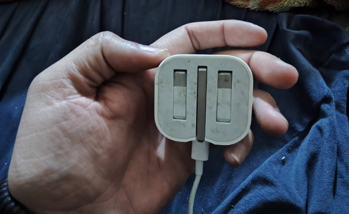 السلام عليكم عندي شاحنه بلاديه البيع  20واط سعره 20  بعده جديده


**إذا كنت صاحب هذا الإعلان وتريد حذفه لأي سبب، رجاءا أرسل رسالة إلى الدعم الفني**