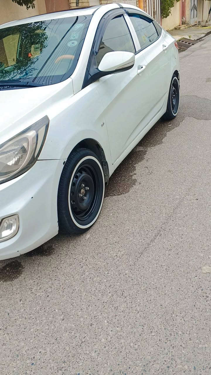 السلام عليكم اكسنت ٢٠١٣ للبيع سياره مو ناقصها شي ضرر سقف بدون صبغ بدون معجيون ومبدل بوند معاها طخم تايات + ويل كب الاصلي مالها للعلم سياره ٥ ويل كب كير مكينه شرط مكان السياره موصل حي السكر طالب علياها ٩٠ بيها مجال للشراي ***********
