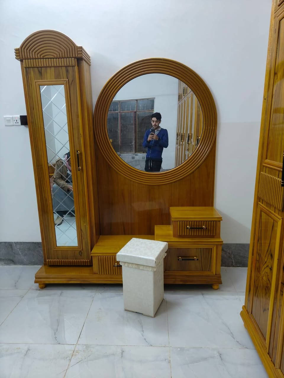 اهلا وسهلا بكم زبائنا الكرام ⚡ عرض رمضان المبارك ⚡ من معرض الشاهين للأثاث الراقي
💫 غرف نوم موديل تركي شغل عراقي 💫
💫 داخل خارج صاج معاكس 5ملم 💫
💫 صبغ حراري 💫 دوشمة حسب رغبة الزبون💫
💫 البيع بلنقد والتقسيط لحاملي بطاقه الماستر والكي كارت 💫
💫 العنوان //موصل الجانب الأيمن شارع اليابسات مقابل المنتزة الجديد💫
💫 للتواصل واتس اب  📞 ***********
📞 *********** 💫
🥇 🥇 النقل والتركيب داخل الموصل مجانا🥇 🥇
يوجد نقل وتركيب لكافة المحافظات ✌️
