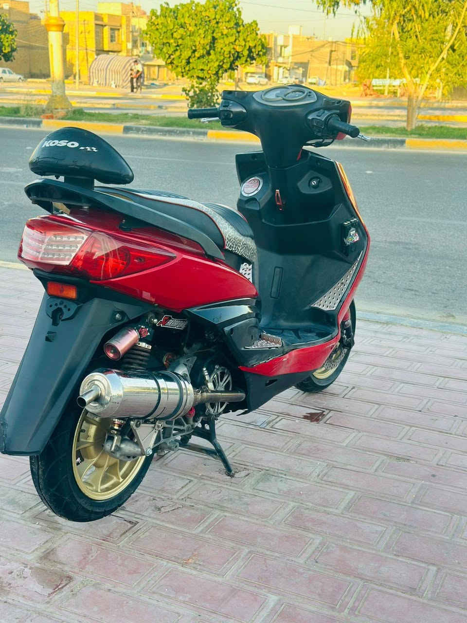 السعر مليون و300
*********** 
سكنس ياباني مزوده من الطول لطول شرط تزويد كله من الخارج شرط الاصلي صارت عليه الدراجه 20ورقه شرط شلعه تشك الكاع   بس التزويد صار عليه  مكاني كربلاء مجمع الدره
