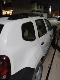 سيارة رينو داستر 2018 محرك 200 ماشية 130 ضربة اسفل بابين اليمين  تبديل...