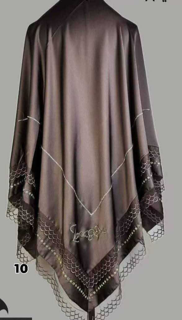 الماسه تقدم افضل انواع الحجابات 
موديل جدا راقي ونازك 😍
ربطه حبر الوان + كيبور + لاينات + فصوص +لوكو خامه درجه اولا الاصليه
قياس القطعه 120
سعر القطعه 10 الف فقط 
النعون. ميسان العماره 
توصيل ادخل ميسان فقط
التواصل ***********
