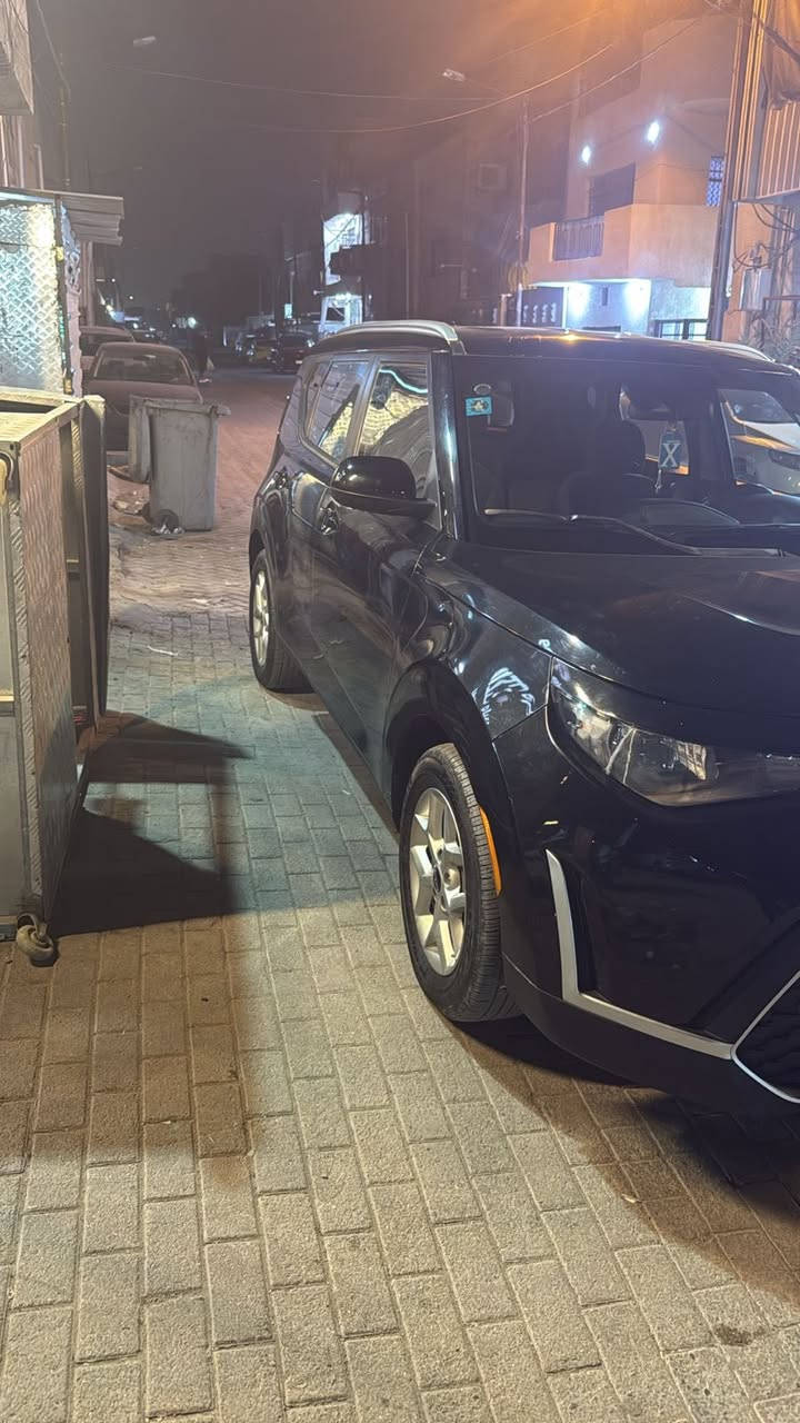 السلام عليكم من رخصت الادمن كيا صول 2024 حادث امريكا حرق من الداخل ومصبوغه عام توحيد لون السيارة السيارة جديدة ودشبول مبدل بيهه مال 22 وشوفت العين رقم بغداد تحويل ثاني يوم مكان السيارة شارع فلسطين او مدينه الصدر قطاع 4 ب125 ورقه وبيهه مجال السيارة مال بيت بس صار ضرف واريد ابيعهه 
***********
