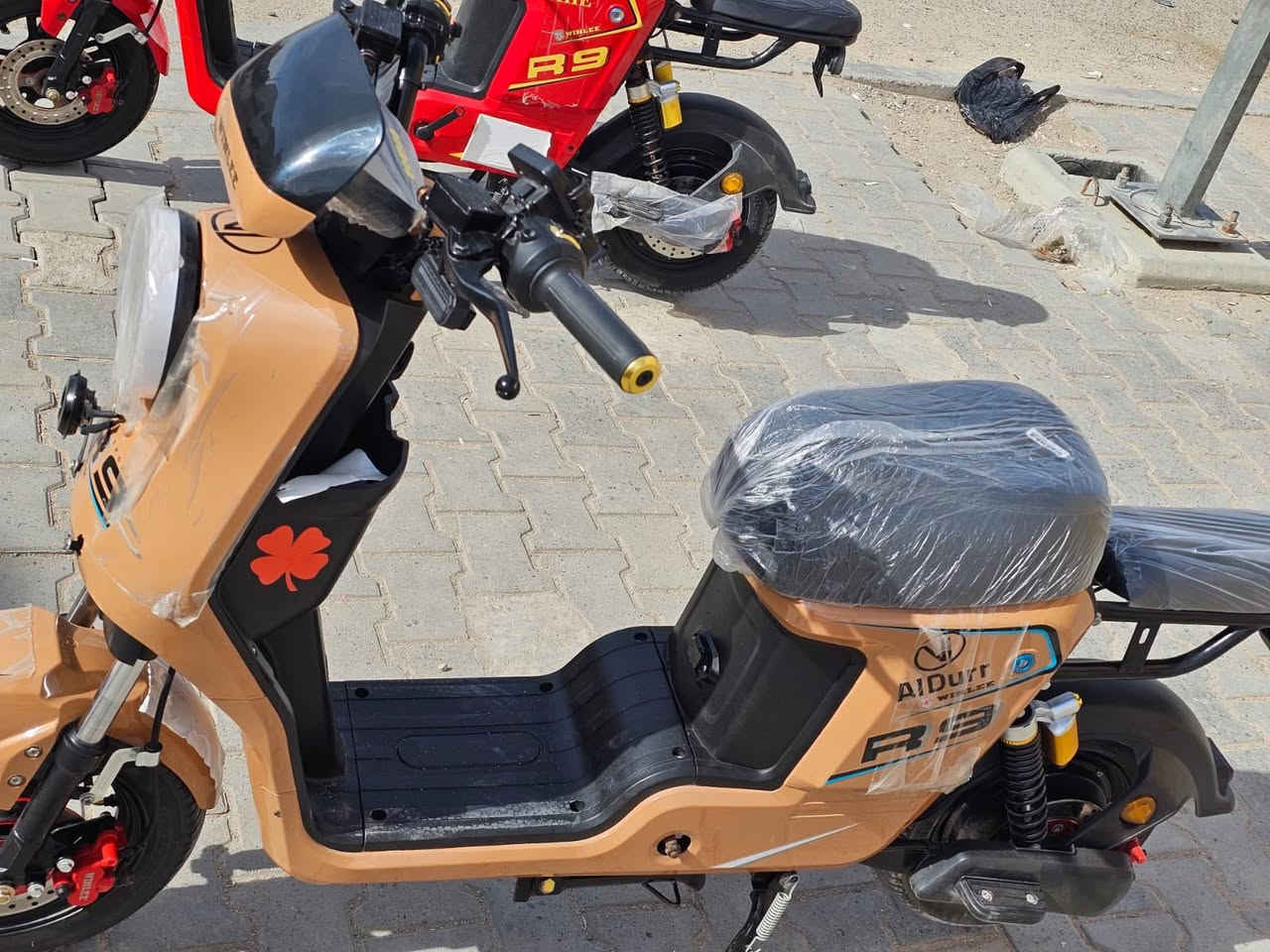 السلام عليكم
دراجه شحن R9 كفاله عامه من الزلغ الدراجه زييييرو وكيل قبل اسبوع طالعه من الوكيل موديل2026بطاريات 32غراضها كامله كلها شغاله هورن اشاير لدات لايت عالي ناصي سرعه 109 السعرر خاص الشراي فقط يتصل ***********مكاني بصره تقاطع الكزيزه
