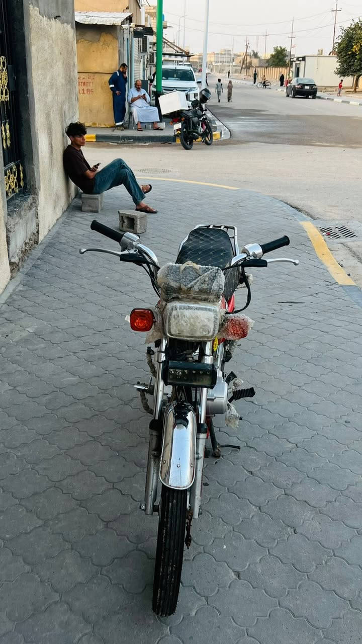 سلام عليكم شباب دراجه يراني البيع دراجه حلوه خير من الله دراجه اوراق (اصولي)دراجه خير من الله دراجه اوراق مو كلك دراجه نغره نغره عنوان بصره زبير مربد قديم تواصل***********
