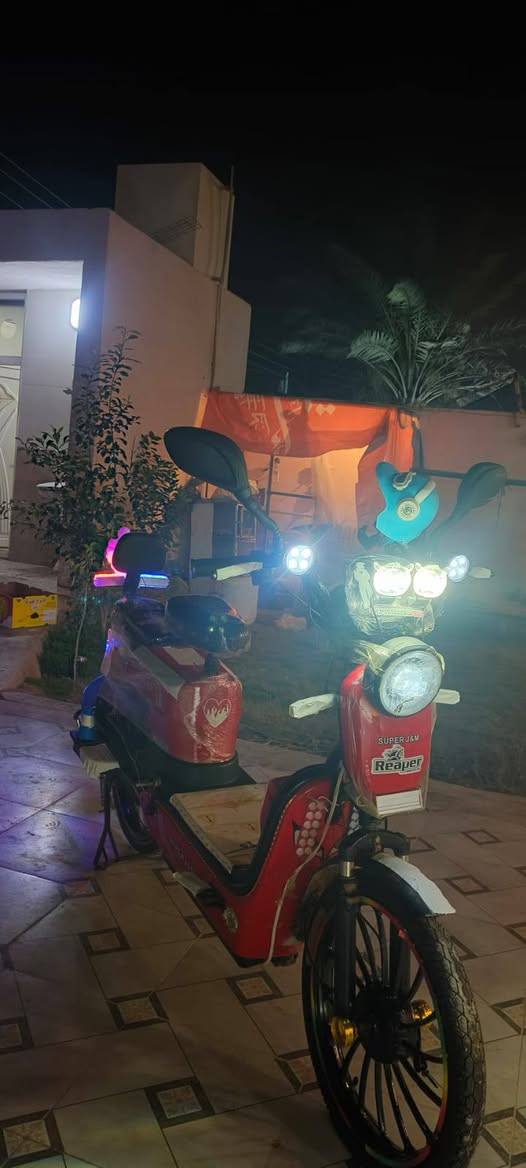 دراجه للبيع شحن
موديل ٢٤ 
بيه نقص الشاشه تطفى وتشتغل 
السعر ٣٥٠ وبيه مجال 
***********
