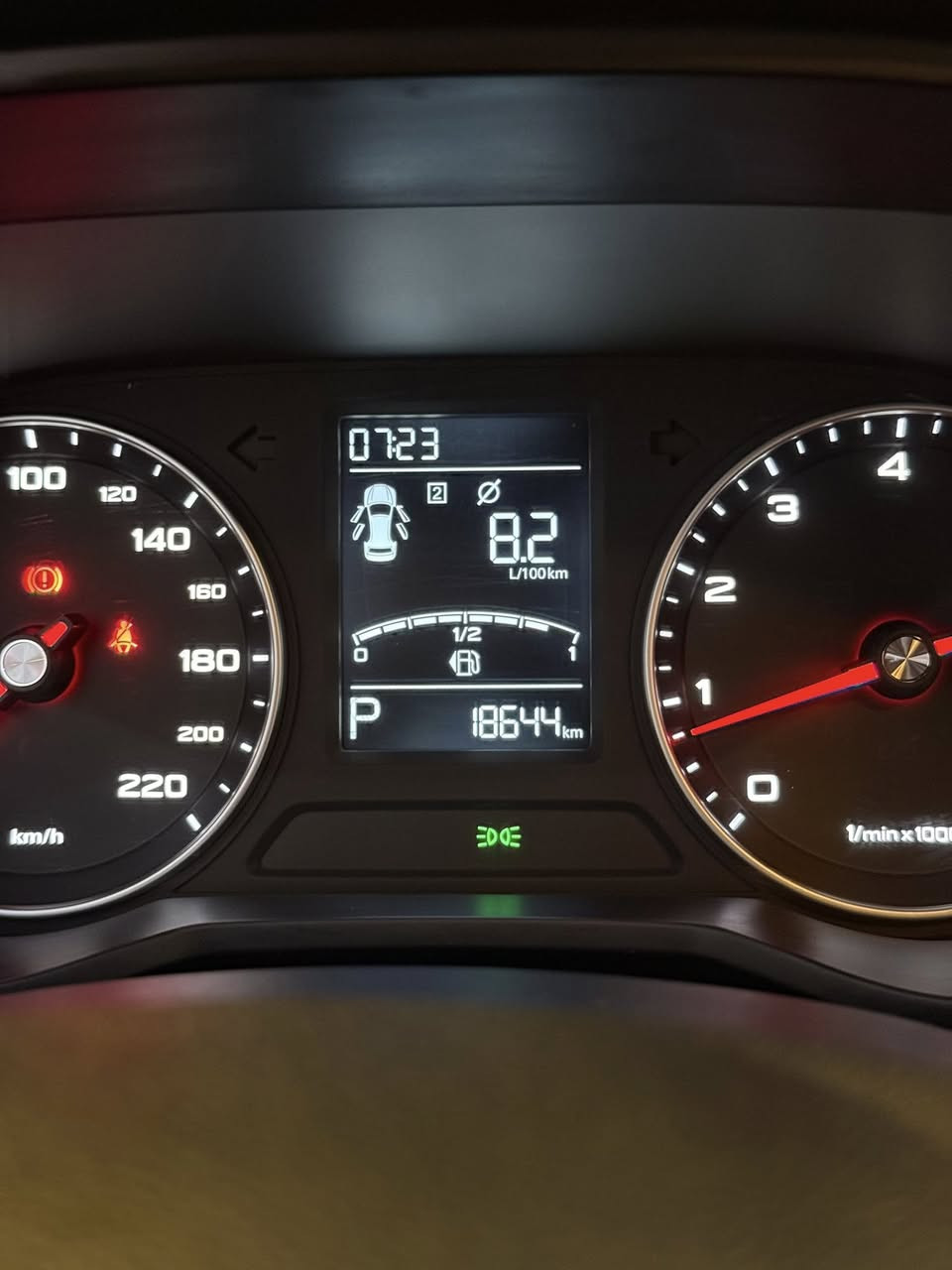 السلام عليكم
mg5 2025
سيارة جديدة بعدهة بالضمان 
ماشية 18،000
مواصفات stander
 اربعة سلندر
محرك 1500
Abs
ebd
tpms
مانع انزلاق
مرايات كهرباء
اشارات بالمري
داخل اصفر 
تحديد سرعة
تحكمات ستيرن 
شاشة تدعم apple car play
usb
اربع سماعات 
كاعيات اصلية مالتهة 

السيارة مكانهة سليمانية ***********
السعر107
