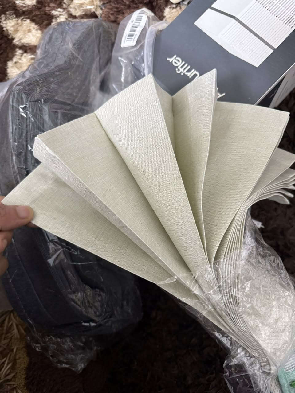 بردات هاذا السكل 3قطع رصاصي و2 بيجي العرض مترتين وشويه والطول هم  الي تفيده يخلي سعر


**إذا كنت صاحب هذا الإعلان وتريد حذفه لأي سبب، رجاءا أرسل رسالة إلى الدعم الفني**