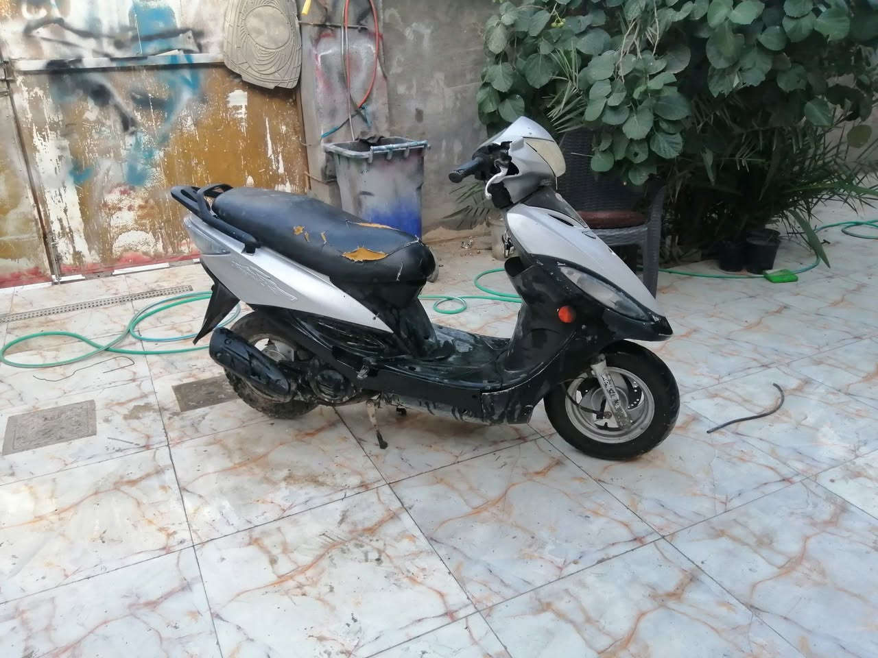 جي فور شغاله سلف لايت اشاير عدادات مكينة ناعمه شلعه قويه وسريعه ب٢٥٠ وبيه مجال مكاني فضليه ***********
