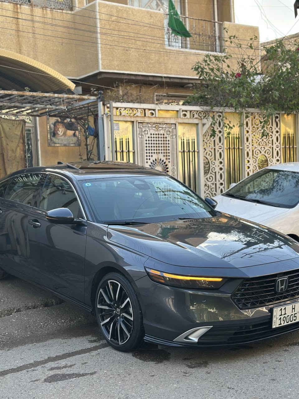 هوندا اكورد 2024 هايبرد وارد امريكي فئة التورنك اعلى مواصفات بالهوندا رقم بغداد بأسمي حادثها خلفي قطعتين قبق جنطه ونص الجاملغ الخلفي فقط بدون دواخل بدون ايرباك ماشيه 13 ميل فول مواصفات تبريد قطعتين داتا شو مقاعد تدفئه تبريد كراسي كهرباء تشغيل عن بعد بصمه تشغيل بصمة أبواب رادارات 360 درجه حساس تصادم خلفي امامي المرايه الداخليه عاكسه للضوء مقاعد جلد فتحة سقف لد نهاري والخ...... عارضها 219 وبيها مجال قليل حك الجيه مكاني بغداد  ***********
