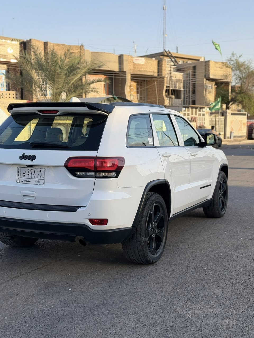 سلام عليكم
جيب شيروكي موديل ١٩ خليجي كافله عامه فول مواصفات 
مابيها نقص برغي جديده بمعنه الكلمه السعر ٢٤٣مكان بغداد 
‏***********
