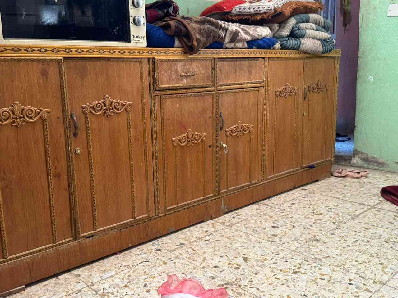 سلام عليكم 
بوفيه ومبرده خرطوم جبيره
350الف قفلهن
ماخذهن ب550
***********
مكاني الكماليه البستان
المبرده ام ضمان الاصليه استخدام شهر فقط
