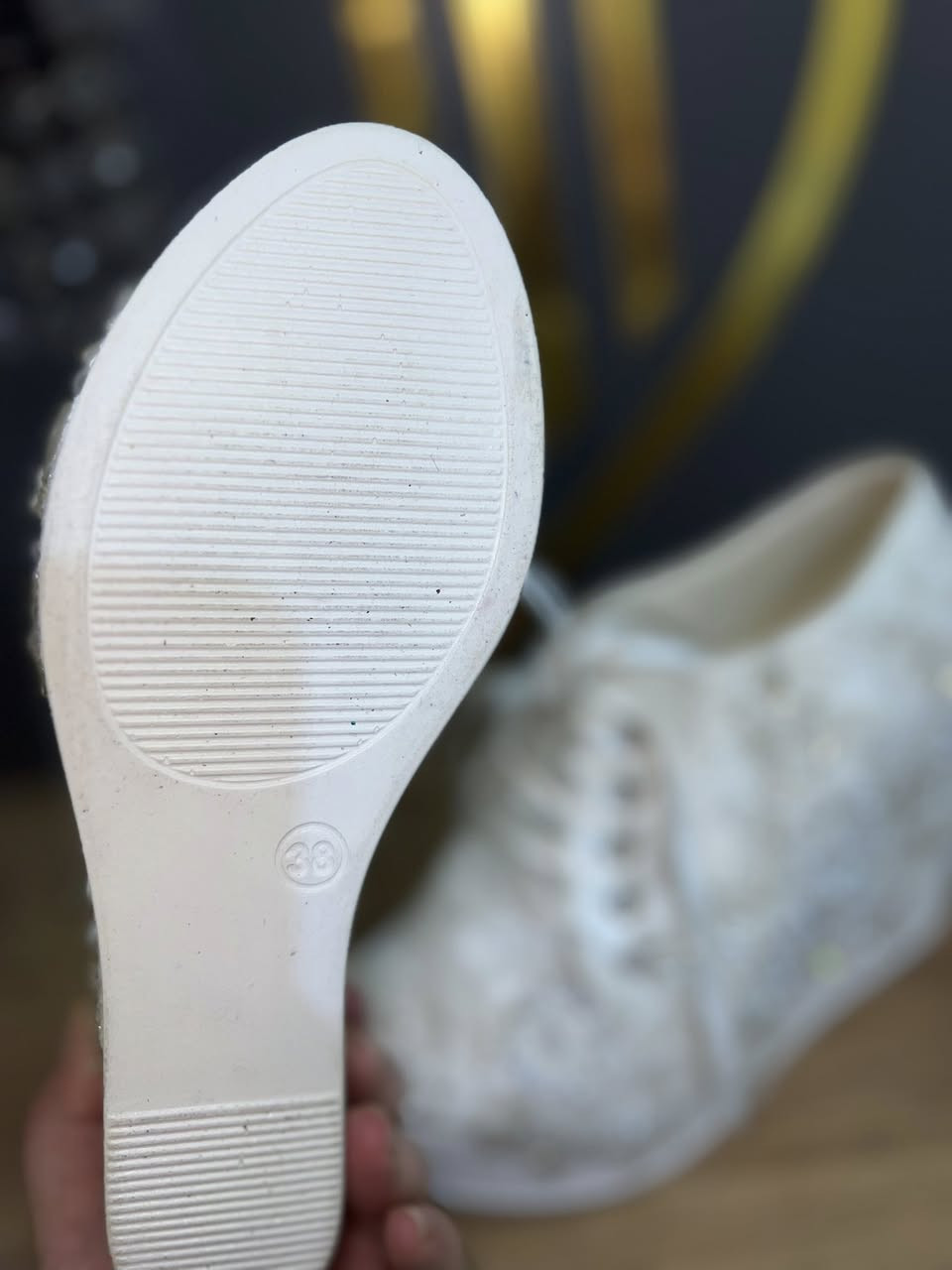 السلام عليكم بنات طلعلي ذني الاحذيه مال عرس بشي ان البوتين قياس 38
والكعب قياس 36


**إذا كنت صاحب هذا الإعلان وتريد حذفه لأي سبب، رجاءا أرسل رسالة إلى الدعم الفني**