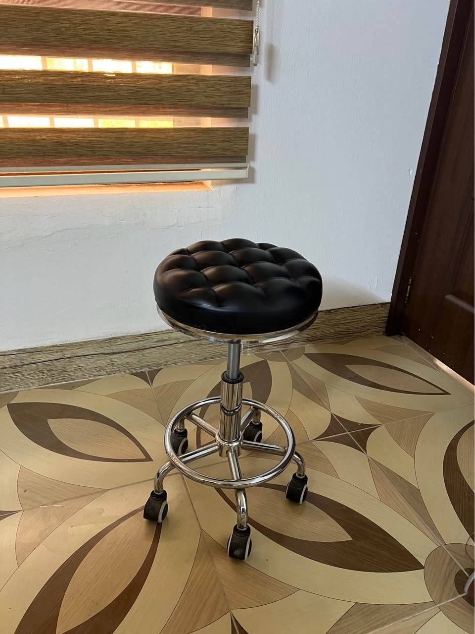 لەهەولێر کورسی دەوار بۆ فرۆشتن بە نوێ دەفرۆشم 
نرخی 35 هەزار أربيل, العراق


**إذا كنت صاحب هذا الإعلان وتريد حذفه لأي سبب، رجاءا أرسل رسالة إلى الدعم الفني**