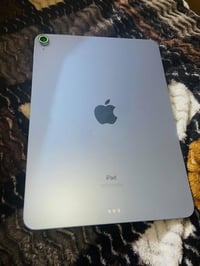 ايباد اير ٤ • ٦٤ • كامرة امامية عاطلة