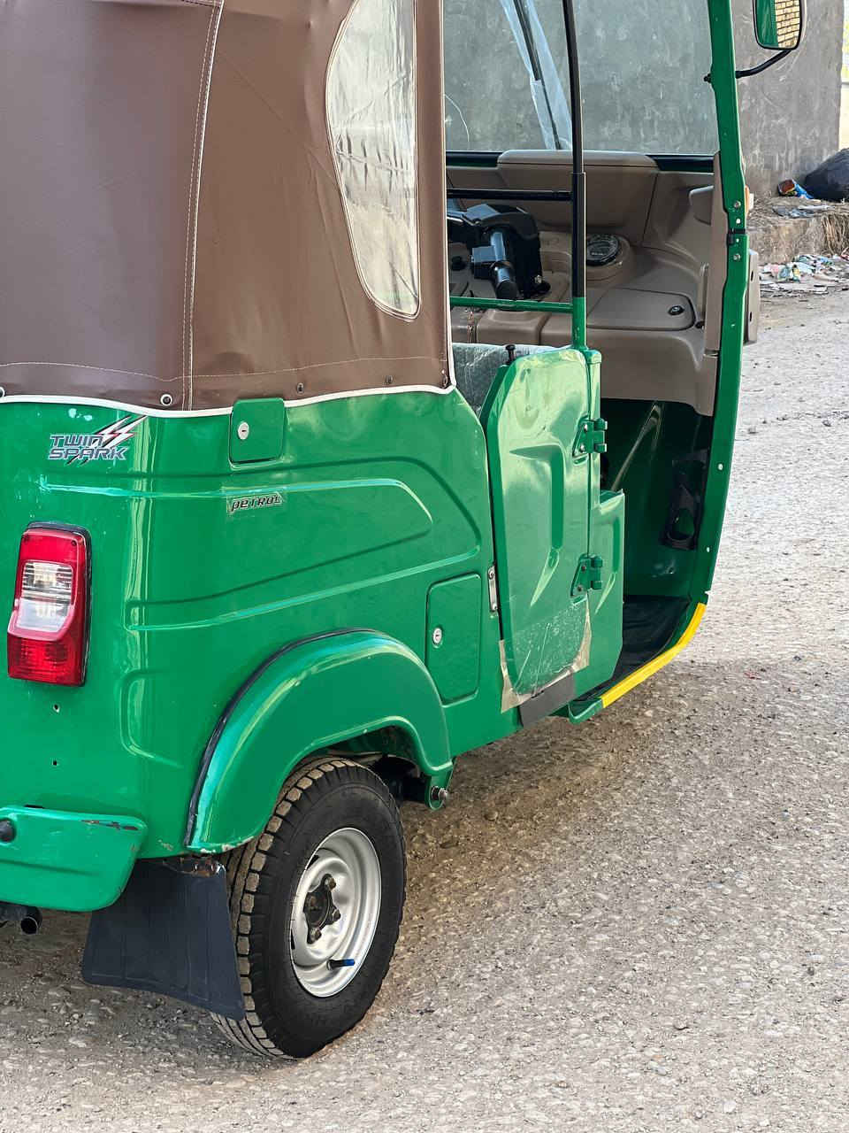 السلام عليكم تكتك للبيع مديل 23شهر11اوراق كفاله عامه الإتصال على الرقم***********
