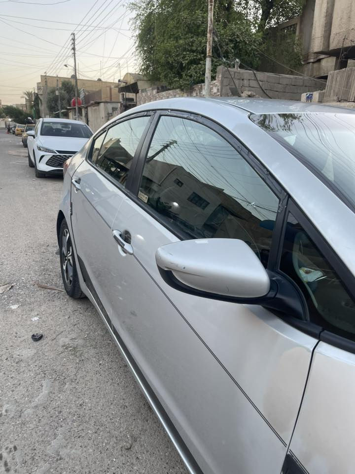 كيا فورتي 2018 للبيع
سيارة حادثها من امريكا جاملغ عكس السائق ضربة بسيطه بدون دواخل وممبدل نفسه وشوية طخه بسيطة بالصندوق موجوده صور الحادث بالمنشور بدون ايرباك 
وبيها بالعراق بالجاملغ الخلفي بارد بدون صبغ
البنيد جارد من شمس بالبوليش يرجع
مواصفاتها 
تحكمات ستيرن جهتين 
محرك 2000 دوش المرغوب ومسويله ادامة على اخر حبة 
منظومه زنون 
كير AT المرغوب ايضا مسويلة ادامة ومكفول
شاشة كبيرة 
كاميرا خلفية 
مثبت سرعة 
سيارة كاملة 
صدرها حالته جيد مصار اقل شهر من مبدله امامي وخلفي 
تبريد خير من الله ثلج
نظام ABS 
رقم اربيل 
السعر 118 وبيها مجال للطيبين 
للتواصل واتس اب 
***********
