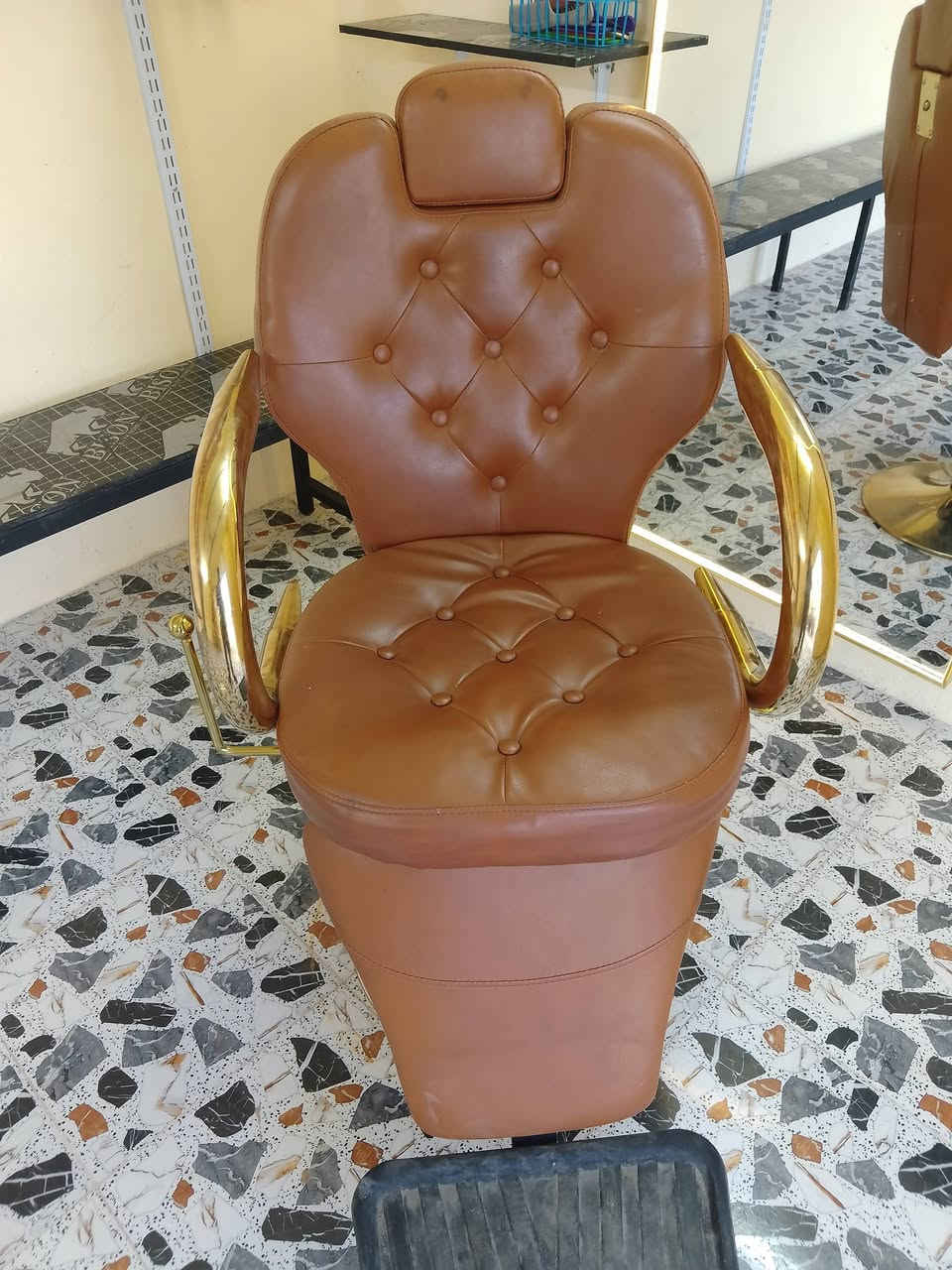 متاح كرسي حلاقه نظيف حيل استخدام قليل حيل ومرايه نظيفه بيها اضائه 3 الوان نظاف حيل سعر250 بيهم مجال للشراي مكان موصل ايسر


**إذا كنت صاحب هذا الإعلان وتريد حذفه لأي سبب، رجاءا أرسل رسالة إلى الدعم الفني**