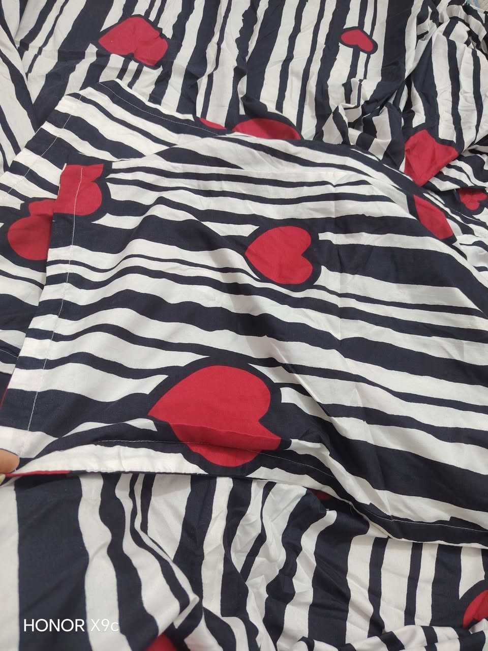 للبيع 

البرده المشجره الصحراويه تفصال زوجين يعني اربع فردات نفس الشي للبيع


**إذا كنت صاحب هذا الإعلان وتريد حذفه لأي سبب، رجاءا أرسل رسالة إلى الدعم الفني**