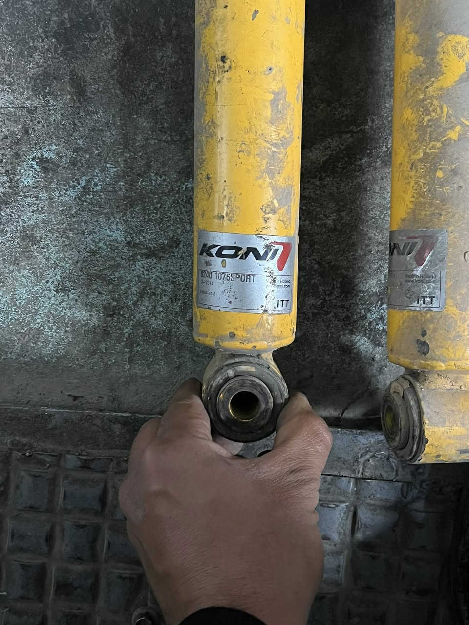 له سلیمانیم کی ویستی با تیل بکات به واتساپ یان فایبه ر ***********
