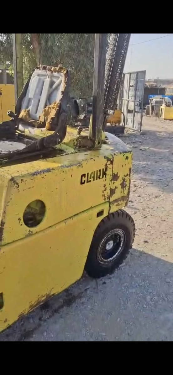 رافعه كلارك دوطن ٢حركه كير ئوتو ماتيك محرك بيركن٤بستون
٢٣ورقه له سليمانيه
*********** السليمانية, العراق
