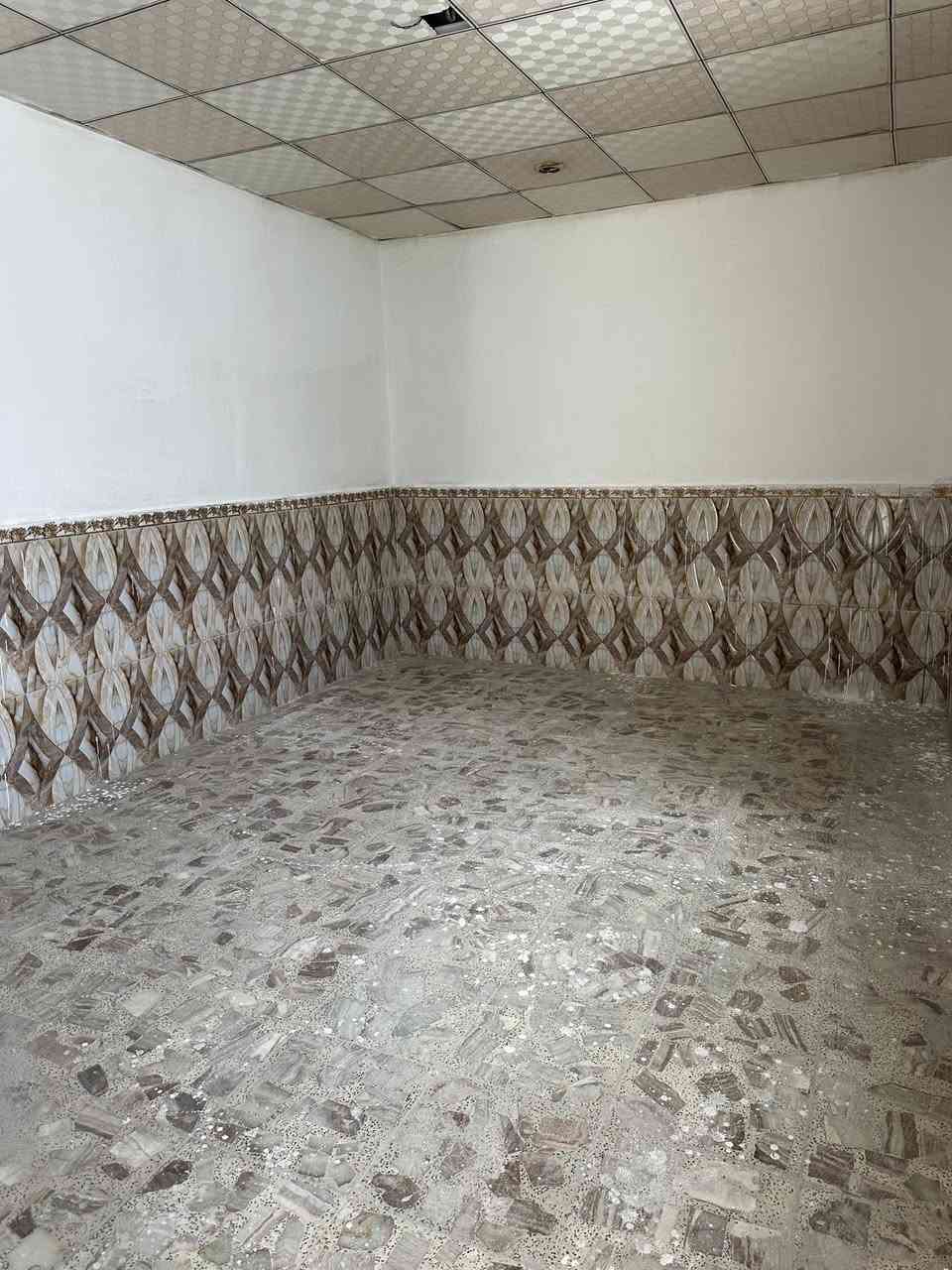 دار للإيجار في حيً ميسان قطاع ٢٣مساحة١٠٠يحتوي الدار على غرفة صالة واستقبال ومطبخ الطابق الثاني غرفة سعر الإيجار 350 ￼ صافي عنوان المكتب حي ميسان شارع الكات مقابيل السوق مكتب أبو حوراء الحسناوي جسار اتصال على الرقم  ***********.       ***********
""""""""""""""""""""""""""""""""""""""""""""""""""""￼
