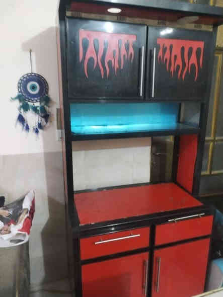 سلام عليكم كاونتر للبيع 3 قطع وسنك مرمر نضافته 90/100 مابي  ضرر ولا نقص مكاني الاعظميه 
الشراي يتصل ***********
