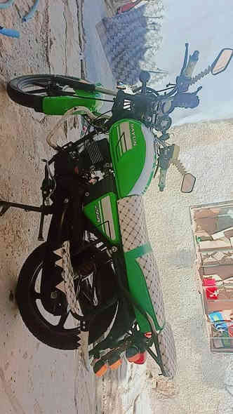 للبيع دراجة نارية دايوان موديل 2021 – نضيفة مثل الجديدة
للبيع دراجة نارية نوع دايوان موديل 2021، بحالة ممتازة جداً، نضيفة ومرتبة واوراق اصوليه كامله وما  متعوبه. الدراجة مستخدمة استخدام خفيف ومحافظة عليها من يوم الشراء، وما بيها أي مشاكل ميكانيكية أو كهربائية.
المواصفات:
موديل: 2021
النوع: دايوان
الحالة: نضيفة كلش – جاهزة للاستخدام
الماكينة صافية وما تحتاج أي صرف
الإطارات جيدة
البدي مرتب بدون ضربات 
سبب البيع: حاجة مو أكثر.
السعر: 1250مليون وربع 
للاتصال: (***********)
الرجاء من الجادين فقط الاتصال، وشكراً.
