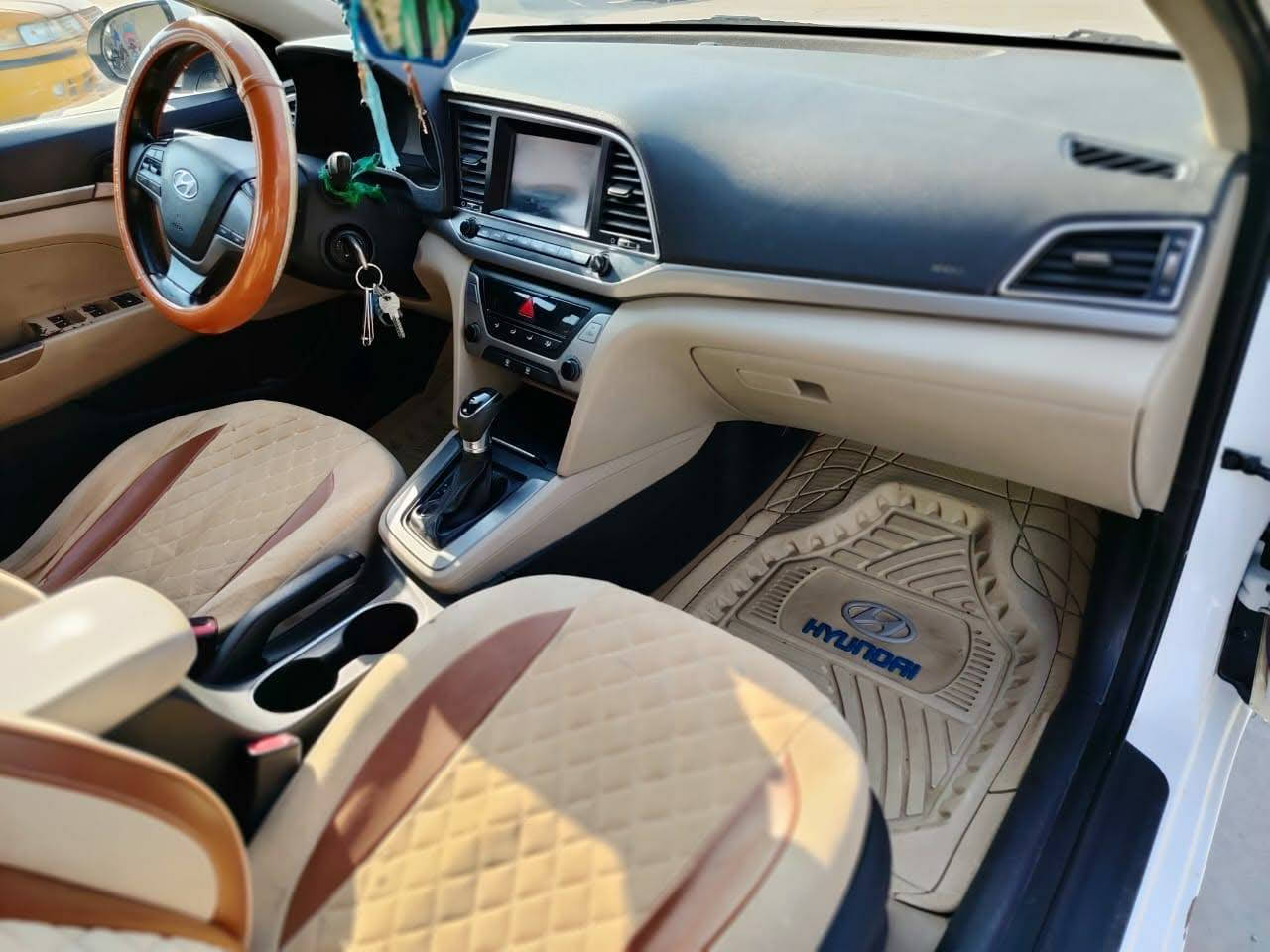 السلام عليكم النترا للبيع موديل 17 مكينة 1600 سيارة جديدة استخدام شخصي سنوية بأسمي شرط تحويل بيها بالبنيد رشة قليلة شبر و بارد بالباب الخلفي الباقي مكفول
مكاني ديوانية مركز 
‏‪0780 011 4413‬‏
‏‪0 773 367 6220‬‏
