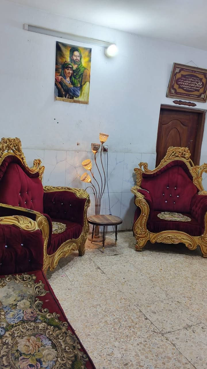 تخم ملكي عشر مقاعد نظيف
سعره 380 وبي مجال لمكان بغداد  
يوجد توصيل بكروه ب واتساب
***********
