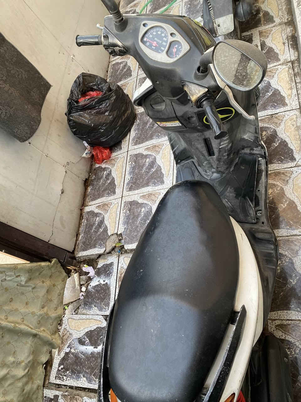 السلام عليكم دراجه يوماها سكنس ياباني سرعه ١١٠للبيع الدراجه ابلاد كفرات ابلاد مختمه شغاله سلف وهندر نكره كهربائياته شغاله مكينه ابلاد ممفتوحه خرسه السعر٤٥٠ قفل قفل الرقم *********** المكان حي الجهاد
