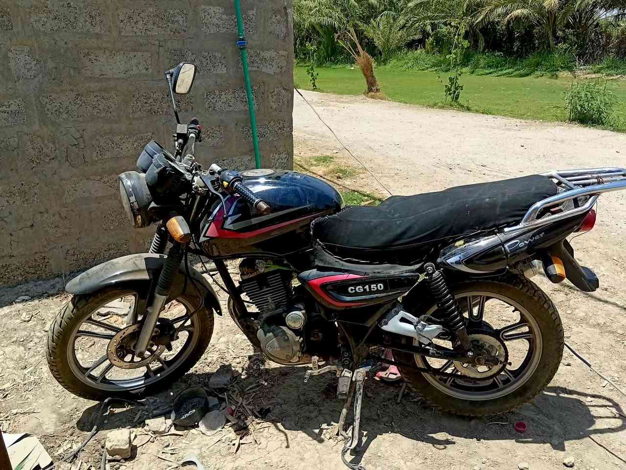 سلام عليكم دراجة البيع مضيفة ومكفولة من كل شي الستفسار على هاذ الرقم ***********
