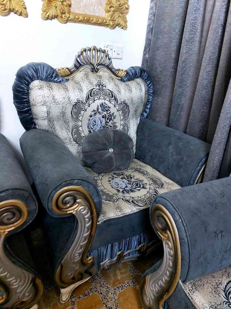 تخم عشر مقاعد للبيع نظيف تفاصيلة كما معروضة امامكم لون رصاصي فيلي السعر ٣٥٠ بي مجال بسيط مكاني بغداد #الغزالية شارع الضغط ***********
