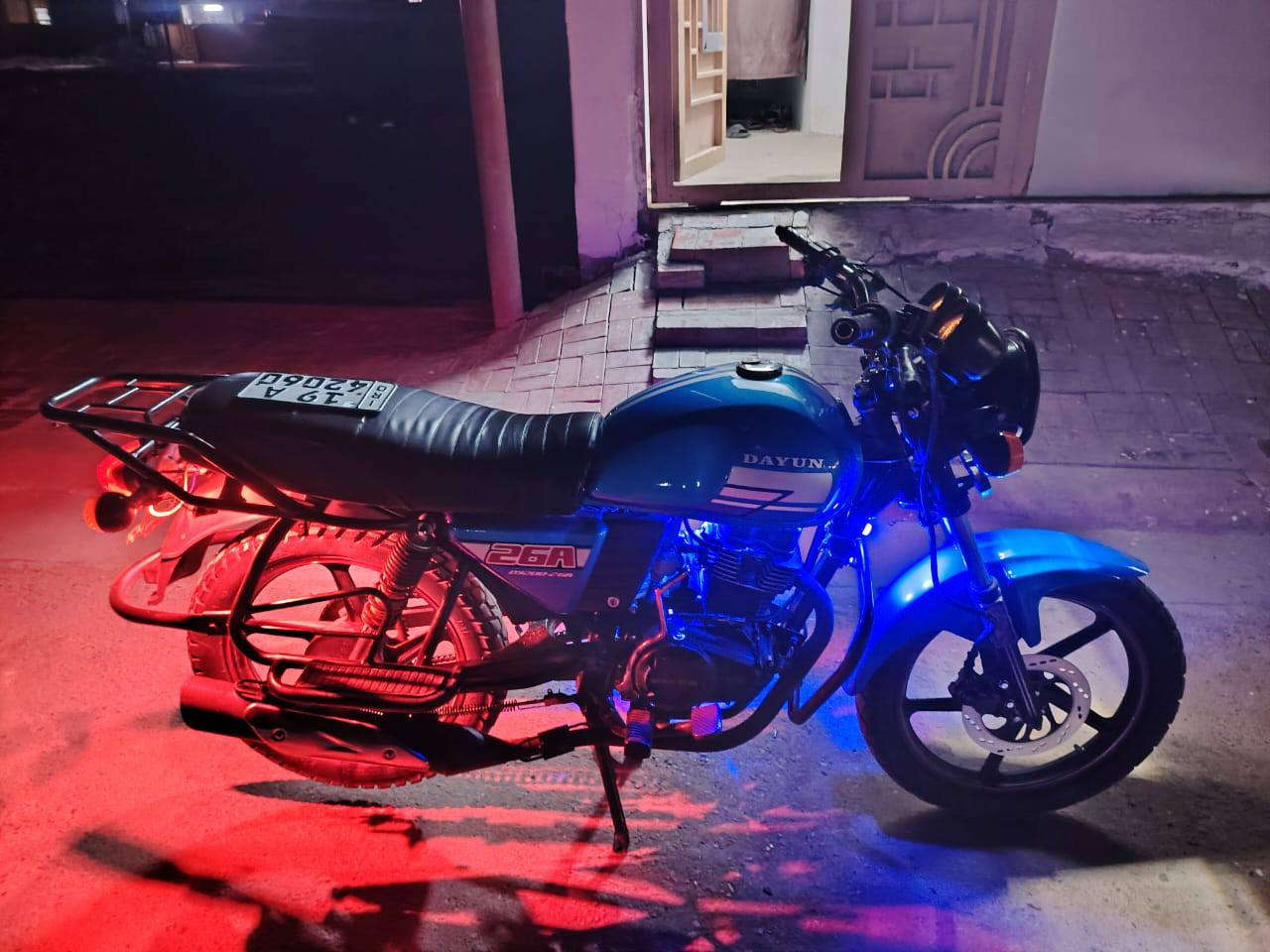 دايوان نفخ للبيع مدليل 2021 مكفوله الدراجه سونيه ولوحات جديده مكاني كربلاء حي النصر قرب محطة بانزين خانه السلطاني للاستفسار هاذه رقمي *********** سعرها مليون و700وبيها مجال بصيط
