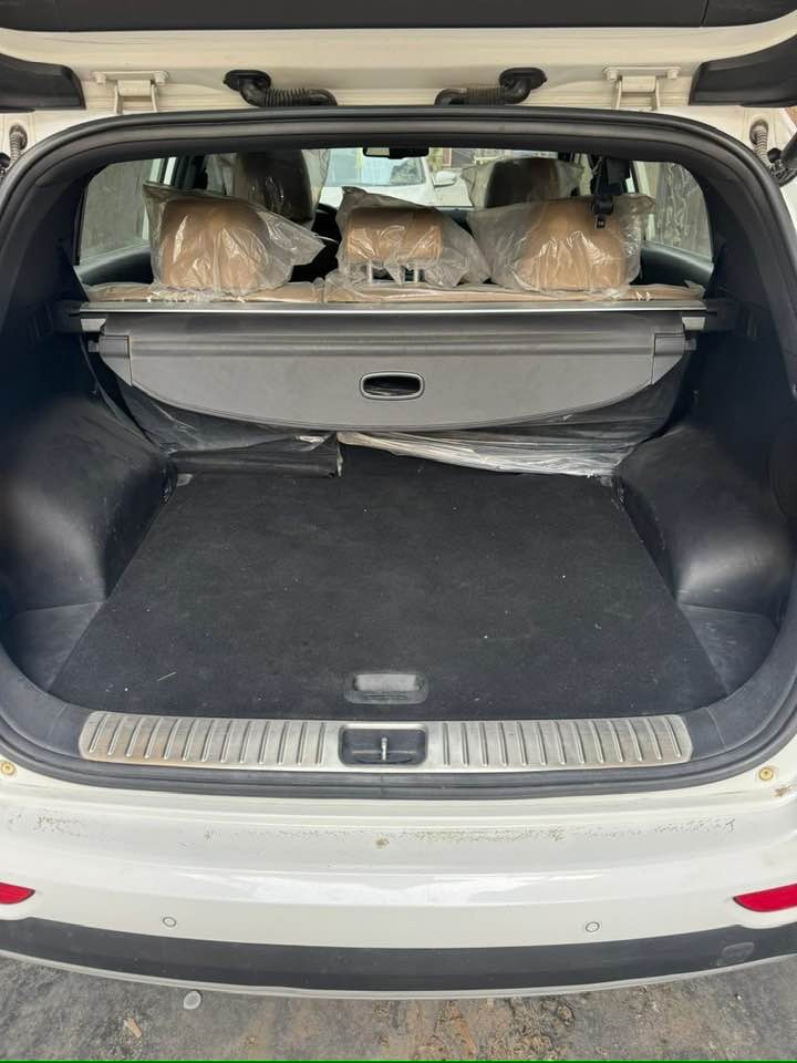 السلام عليكم سبورتج موديل 2019GT line فول مواصفات
بنوراما 
بصمه 
اشاير ترحيب
كشنات جلد كهربائية
قطعتين تبريد
صندوك كهربائيه
او تو هولد
فول الفول 
مكفوله عدا ملاحظات بسيطه والسونار يحكم بيناتنه
السعر 220 وبيها مجال بسيط
رقم الهاتف / *********** احمد السويعدي
