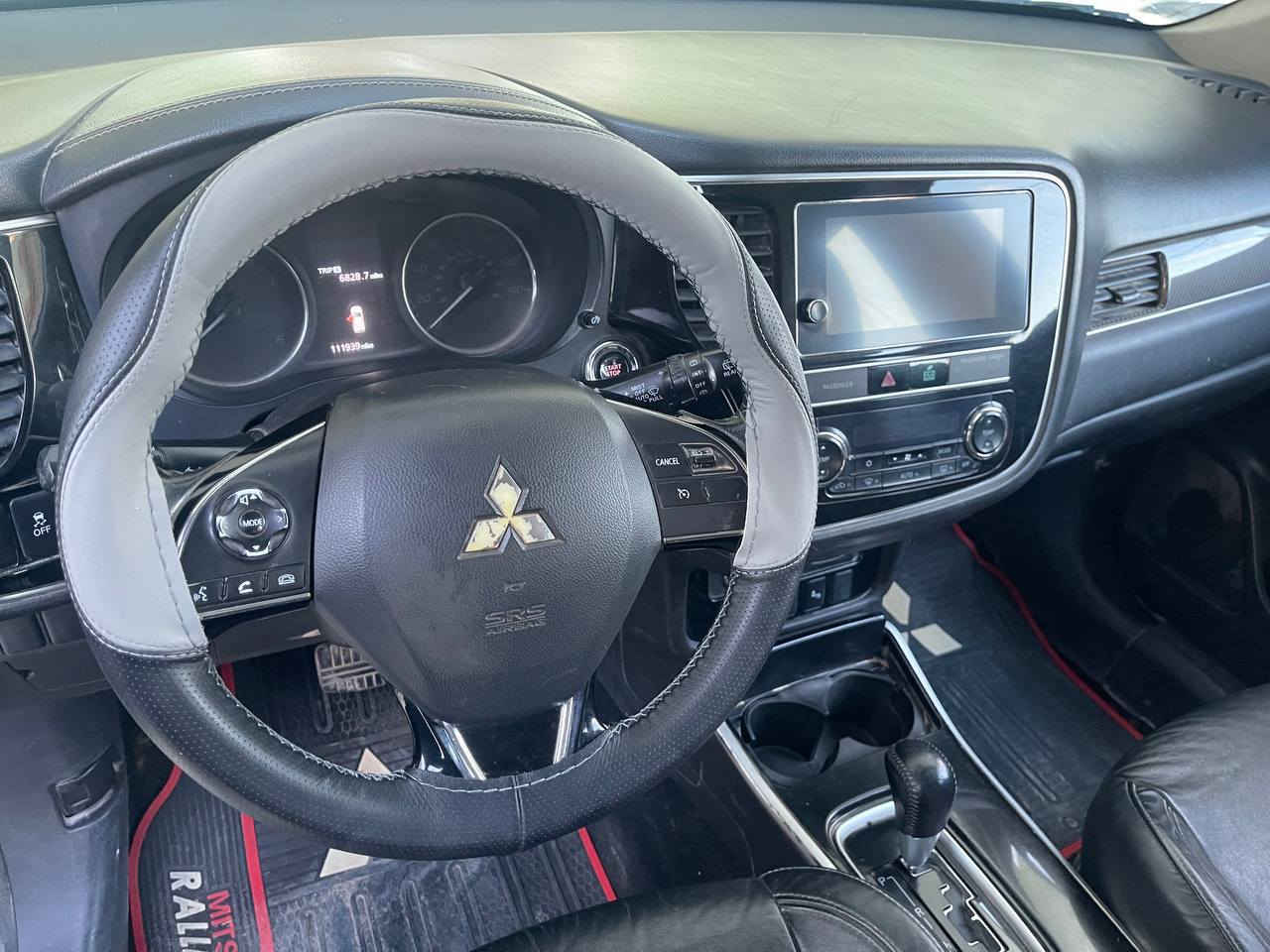 السلام عليكم
Mitsubishi Outlander sel
اوتلاندر ياباني اصلي وارد امريكي موديل ٢٠١٩ 
الحادث بابين عكس السايق  بشرط السونار مرفق مع الصور
٣ مقاعد | ٧ راكب
مواصفات 👇🏻
كشن تدفئه وتبريد
هاندبريك بصمه و اوتو هولد
تبريد مركزي تبريد ثلج وتدفئه
تبريد لمس 
مثبت سرعة 
شاشه وكامره
ويل سبورت 
اربعه جام كهربائي و اوتو
مري كهرباء
نضام ECO وSPORT و L 
قفل مركزي 
٤ ايرباگ 
كلوب ضباب 
جام الخلفي هيتر وماسحه 
تراكشن
٦ سماعات
رقم بغداد سنويه بسمي باقيه لحد 2026 
ايرباك ستيرن طاك فقط ومرجع سستم 
مكينه ٢٤٠٠ كير ومكينه بشرط برغي واحد ممفتوح
رقم موبايل ***********  شراي خابر وتدلل
