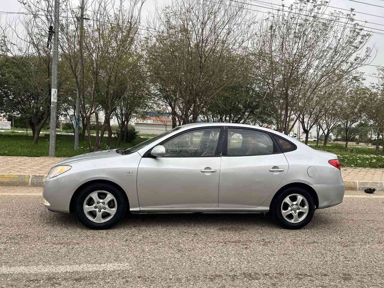 هۆندا ئاڤانتی مۆدێل 2009

بەشەرتی سەقفی بۆیاخ نەبێ كەڤەر گۆڕاو نەبێت

براوەی دوبەی......

مەکینە ١٦ ی دکشن بەرز 

دکشنی بیلادی بۆ داندراوەتەوه

بەردی ئەگزۆزم بۆبەستوە

بەس سڵایت نییە 

کوشن جەگ كوشن جلد بیلاد

ئاوێنە كارەبای

ناوسندوقی كامل تێدایە سپێر جەگ سێگۆشەی بلاد

سەیارەکە نموونەیە لە جوانی

سەقفی بەشەرت زۆر جوان و لوس بێ شوخت چاڵ و قوپاوی بێ بۆیاخ 

تەبرید سارد و گەرم بەشەرت 

گیر و مەکینە بەشەرت

کارەبای بەشەرت  

ABS مەزبوت کراوە

جامی پێش و دوای هەلگیراوە

ڕۆنی گێڕ و مەکینەی تازە گۆڕاوە 

سەیارەكە هی ماڵە هی مەعرەز نیە هیچ نوقسانی و مەسروفێکی تێدا نەماوە نرخی ٤٨ و مەعامەلە 
بەتەحداوە خوار هەموبازاڕ 
***********
