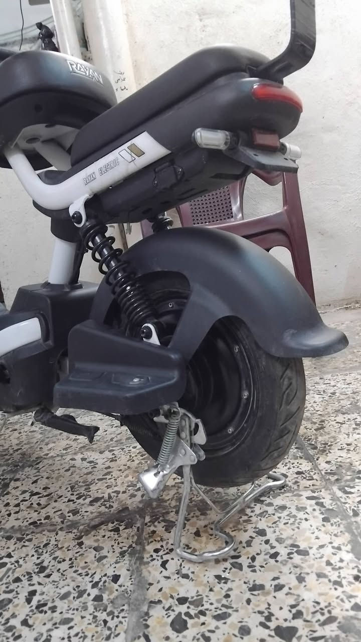 دراجه شحن حجم 14 شركه الريان
اربع باتريات 
بصمه + سويج
3 سرع 40 حقيقي
ما بيها اي عطل 
السعر 275 الف وبيها مجال
***********
