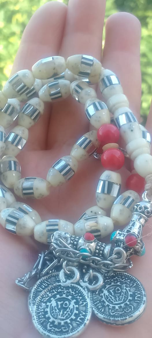 رمضان كريم عليكم بالخير واليمن والبركات 💚💚💚
مسبحة عضم انتيك منزلة مرايا نضافة تامة عدد الحبات٣٣حبة وقياس الحبة ١٣/٩مل محلاية بفواصل مرجان اصلي وشرابة انتيمون مميزة💚💚💚


**إذا كنت صاحب هذا الإعلان وتريد حذفه لأي سبب، رجاءا أرسل رسالة إلى الدعم الفني**