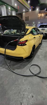 نيسان فيرسا وارد امريكي موديل 22 رقم بغداد صور الحادث بل منشور مواصفات...