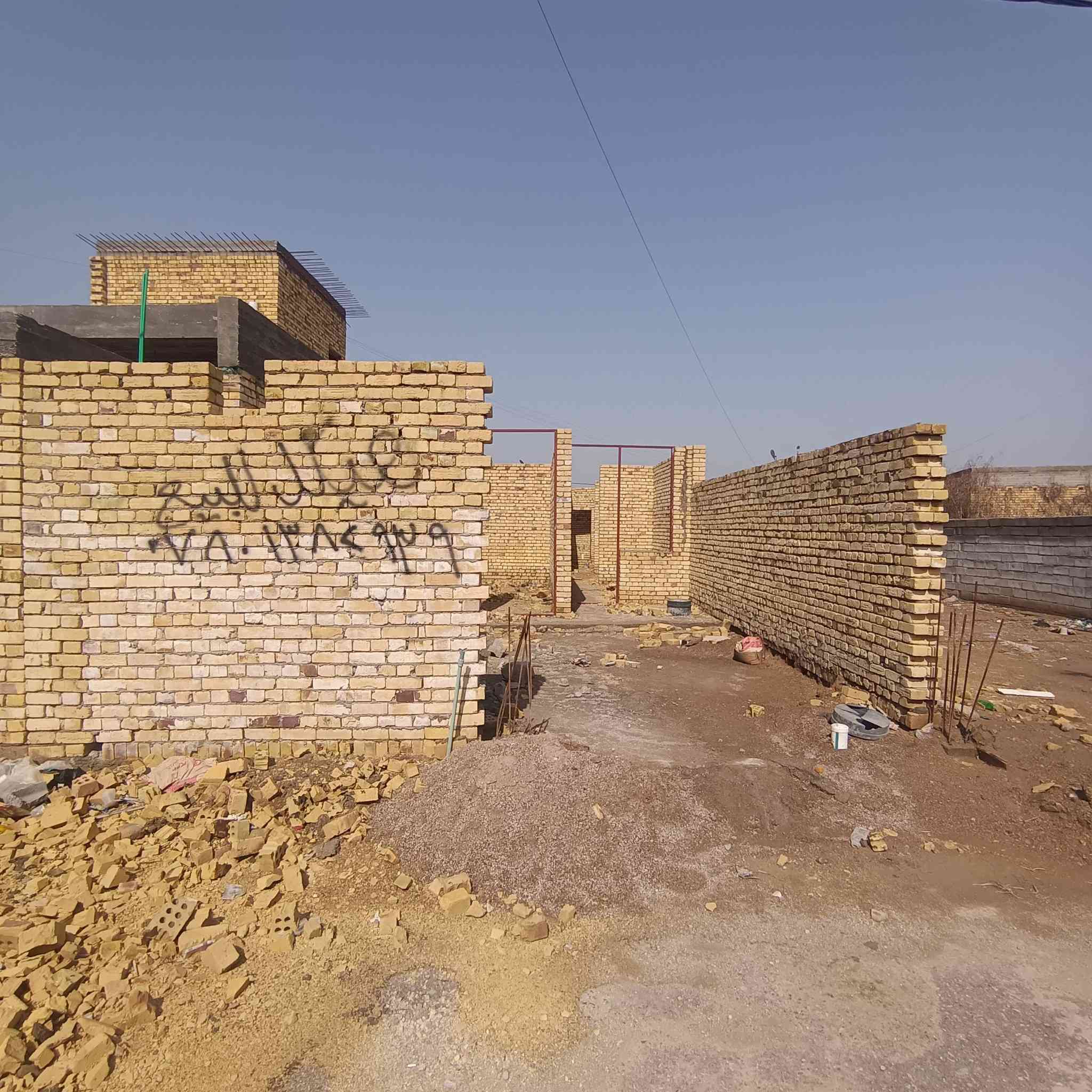 السلام عليكم هيكل للبيع مساحة 162ارضيه رفت تأسيس مجاري درجه اولى كلشي موضح بلفيديو للاستفسار 
***********
