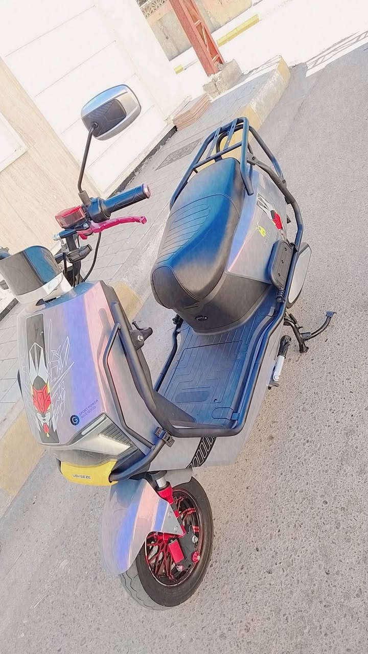 السلام عليكم 
موطور شحن للبيع 
شركة يوسكيز دبدوب 
موطور بعدة جديد 
مستخدم شي قليل 
بطاريات عدد 6 على فحص وضمان 
فول مواصفات 
نظام R بك سرع 4 
لايت زنون عالي ناصي
السعر 600 بي مجال قليل  
المكان داخل الرمادي 
الاستفسار ***********
