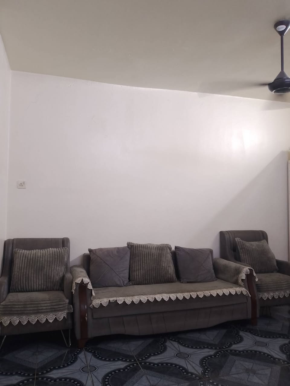 عربانه شحن جبناها 550واصلا مافتحناها مال معوقين وبعدها بجيس انبيعها450كنتور كويتي
السعر 400 نص تخم رصاصي والقنفه البنص الكبيرة طبيه السعر225 العنوان بغداد مدينة الصدر الاستفسار خاص


**إذا كنت صاحب هذا الإعلان وتريد حذفه لأي سبب، رجاءا أرسل رسالة إلى الدعم الفني**