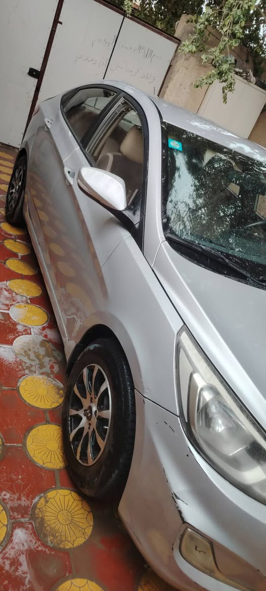 "للبيع: هيونداي أكسنت (خليجي) 🚗
​الموديل: 2016
​المواصفات: خليجي أصل، مواصفات كاملة (تحكم ستيرن، إشارات بالمرايا).
​رقم بغداد، السنوية باسمي والتحويل مباشر.
​ناقل الحركة: أوتوماتيك (كير 6 سرعات) 
​الحالة العامة: السيارة نظيفة جداً وبحالة ممتازة، تبريد ثلج، وجاهزة من كل النواحي (شغل واطلع).
​السعر: للاستفسار ومعرفة السعر يرجى الاتصال أو المراسلة.
​المكان: النجف - الكوفة
للتواصل والاستفسار: ***********" النجف, العراق
