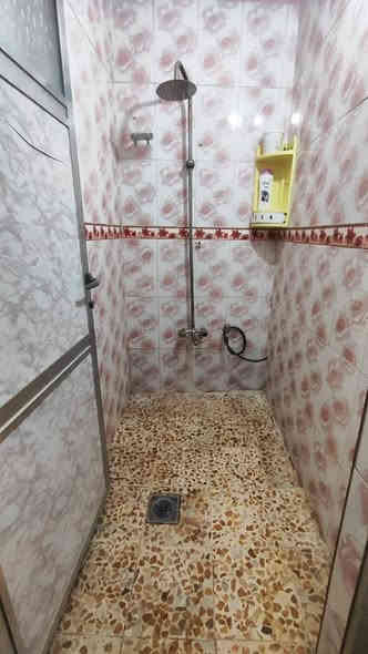 بيت م 50 طابقين يحتوي علئ غرفتين نوم + استقبال /شارع الغربي مقابيل قطاع ١٢ ب فرع مال ابو مياه فدك 
رقم ***********
